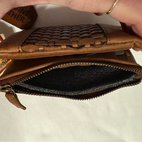 Passport to India Brown Bifold Genuine Leather Wallet - Picture 3 of 4